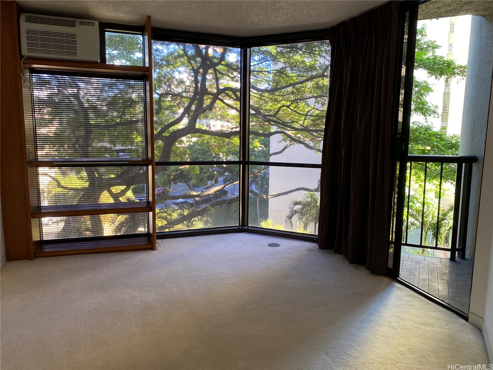 60 N Beretania Street Unit 404 — photo