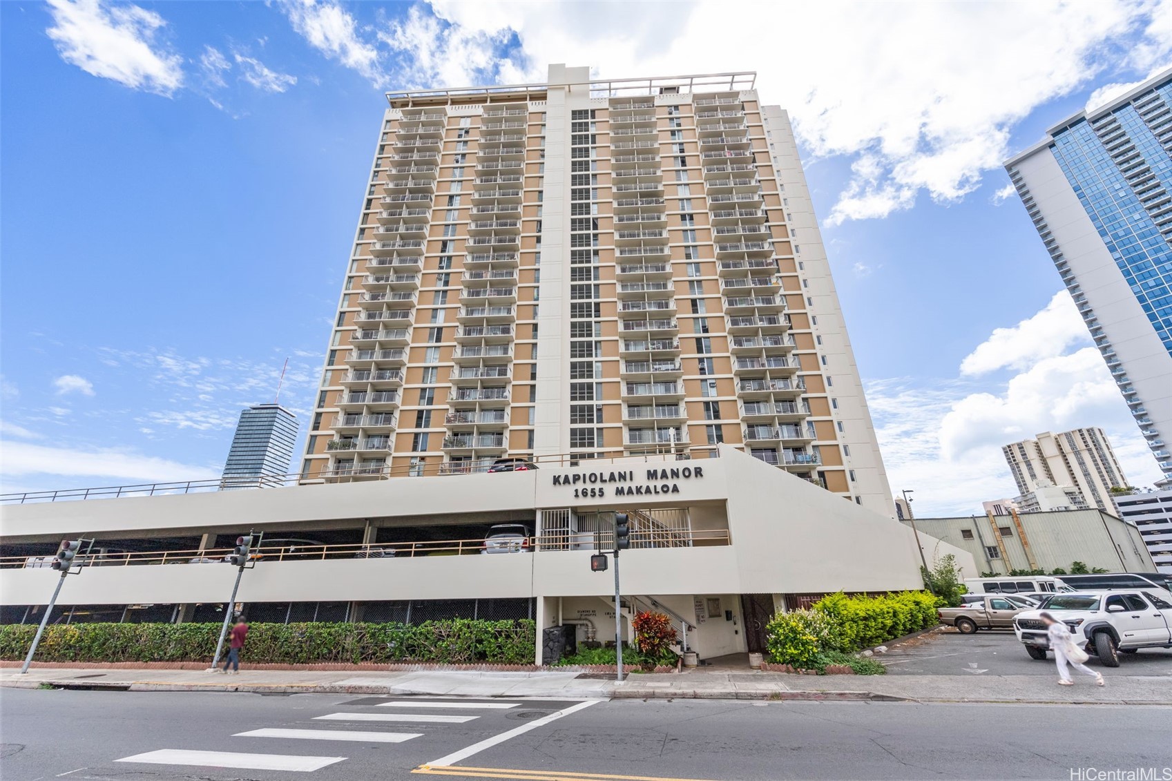 1655 Makaloa Street Unit 410 — photo