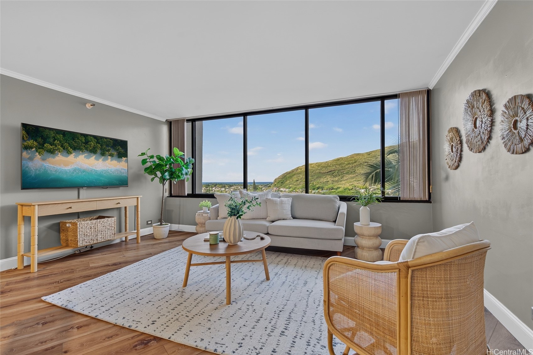555 Hahaione Street Unit 7D — photo