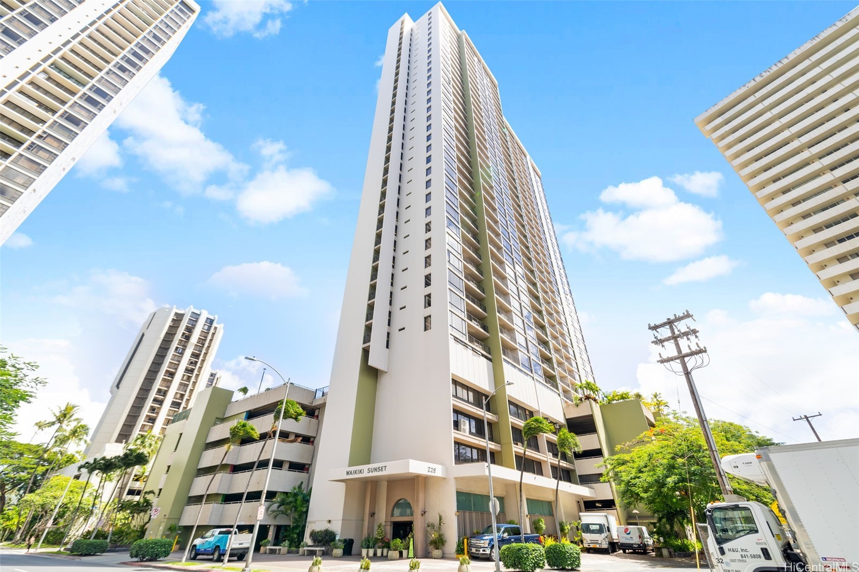 229 Paoakalani Avenue 1404 (Nuc) — photo