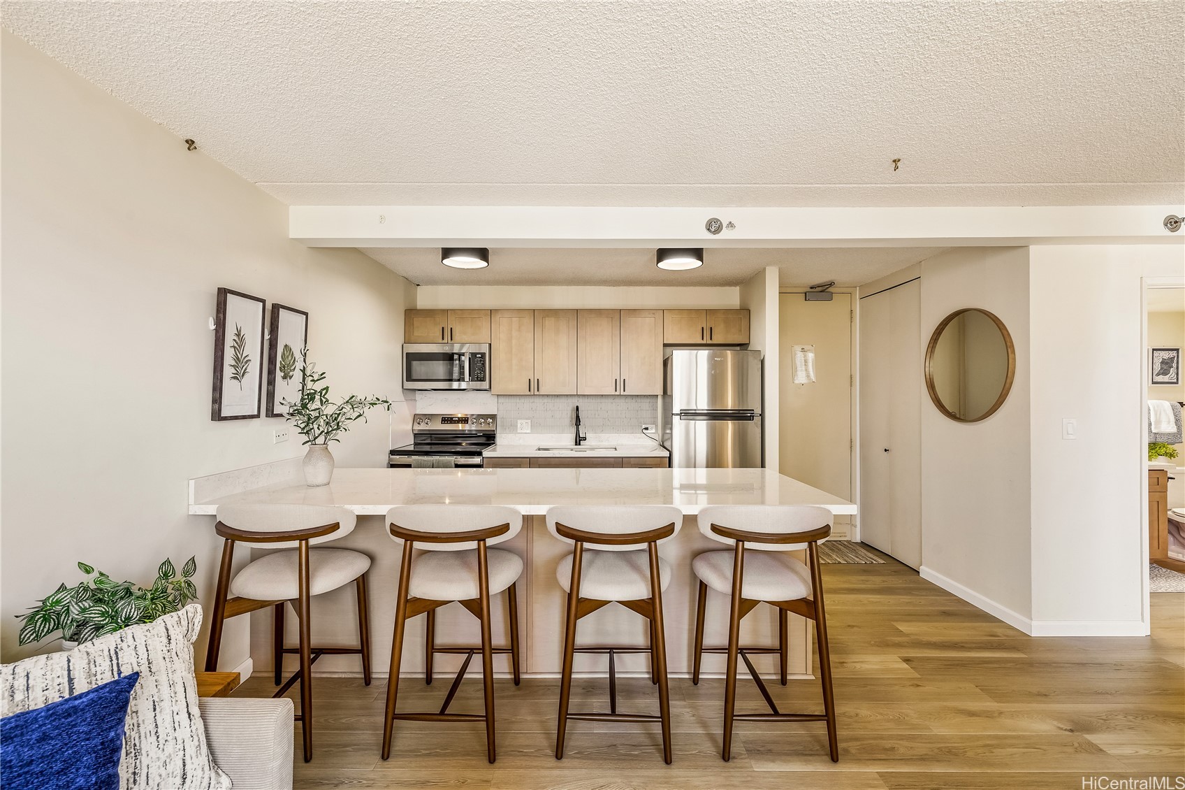 229 Paoakalani Avenue Unit 912 — photo