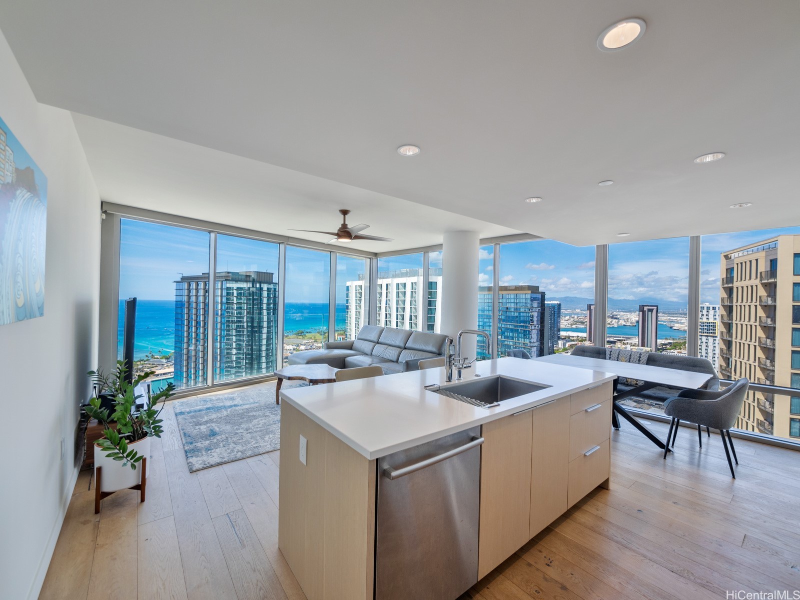 1001 Queen Street Unit 3801 — photo