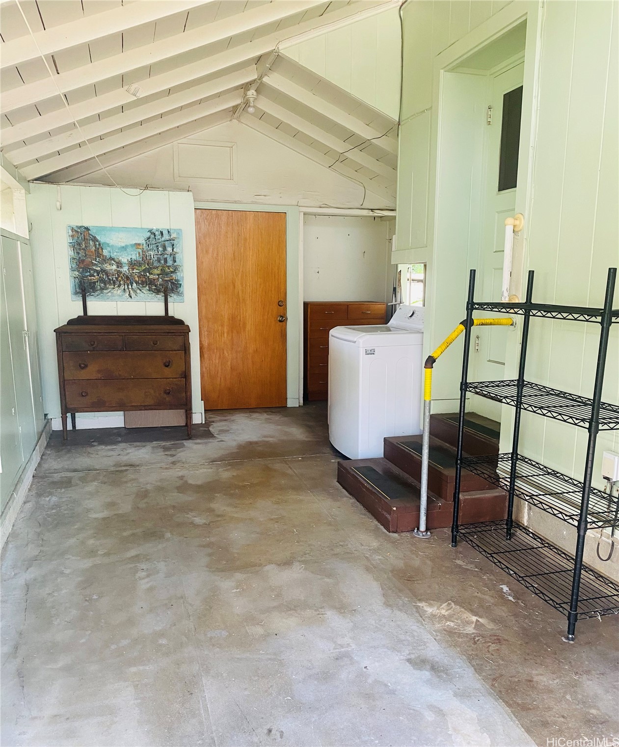 844 Manalo Street — photo