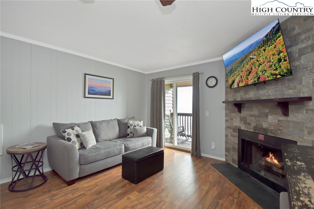 301 Pinnacle Inn Road 3130 — photo