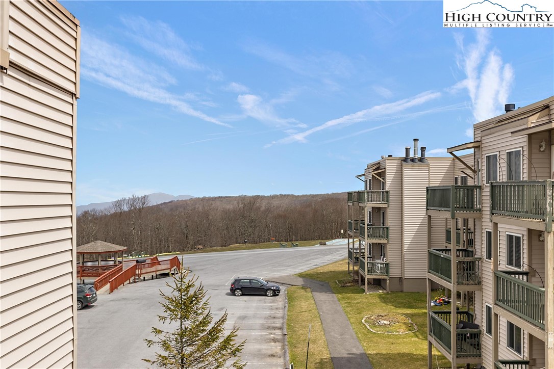 301 Pinnacle Inn Road 3302 — photo