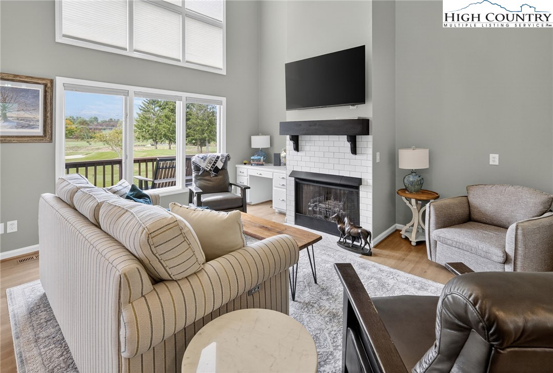 233 Lakeview Place D-2 — photo