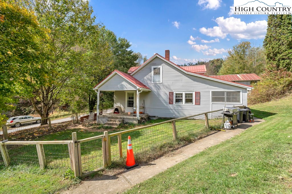 1068 Laurel Branch Road — photo