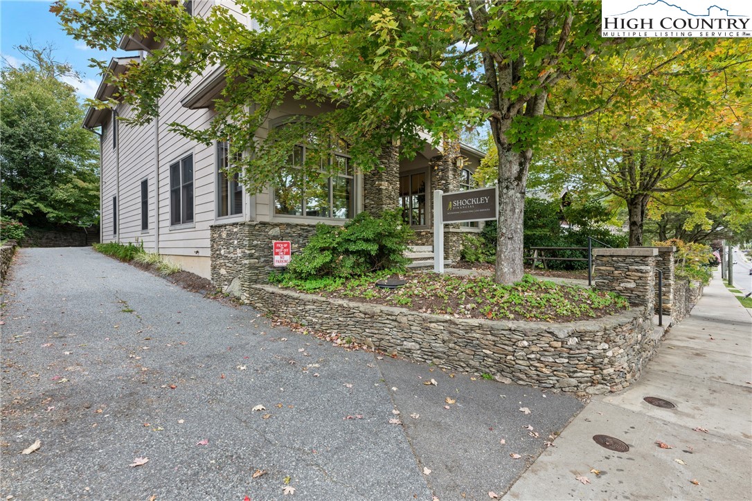257 Sunset Drive — photo