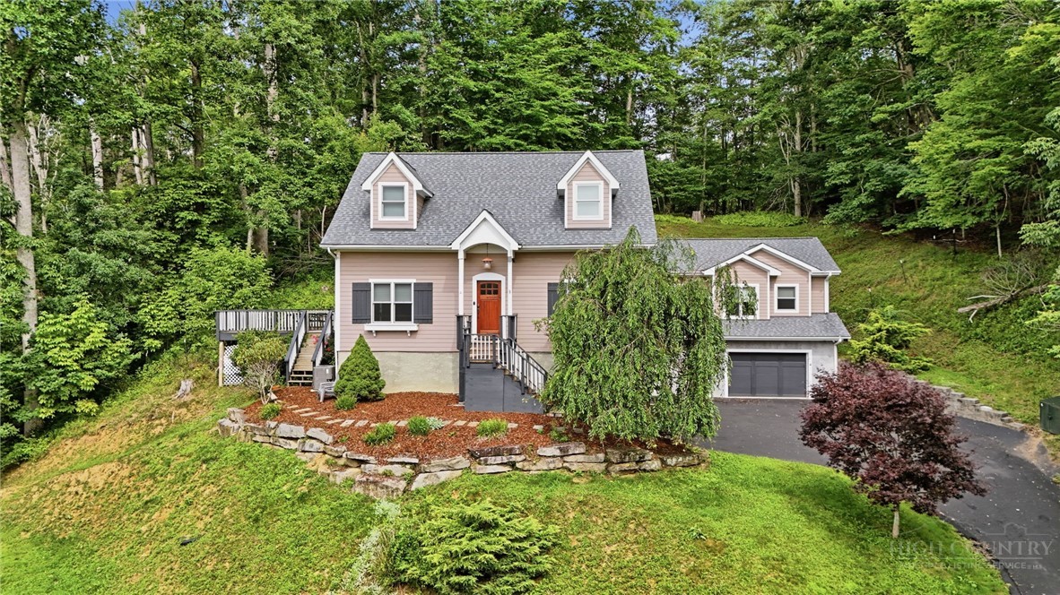 555 Highland Drive — photo
