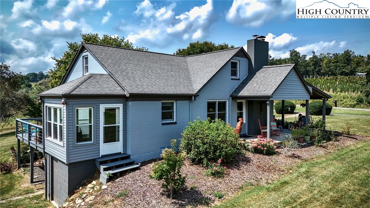 1046 J E Gentry Road — photo