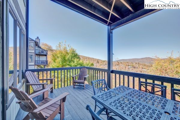 144 Skyleaf Lane 703 — photo