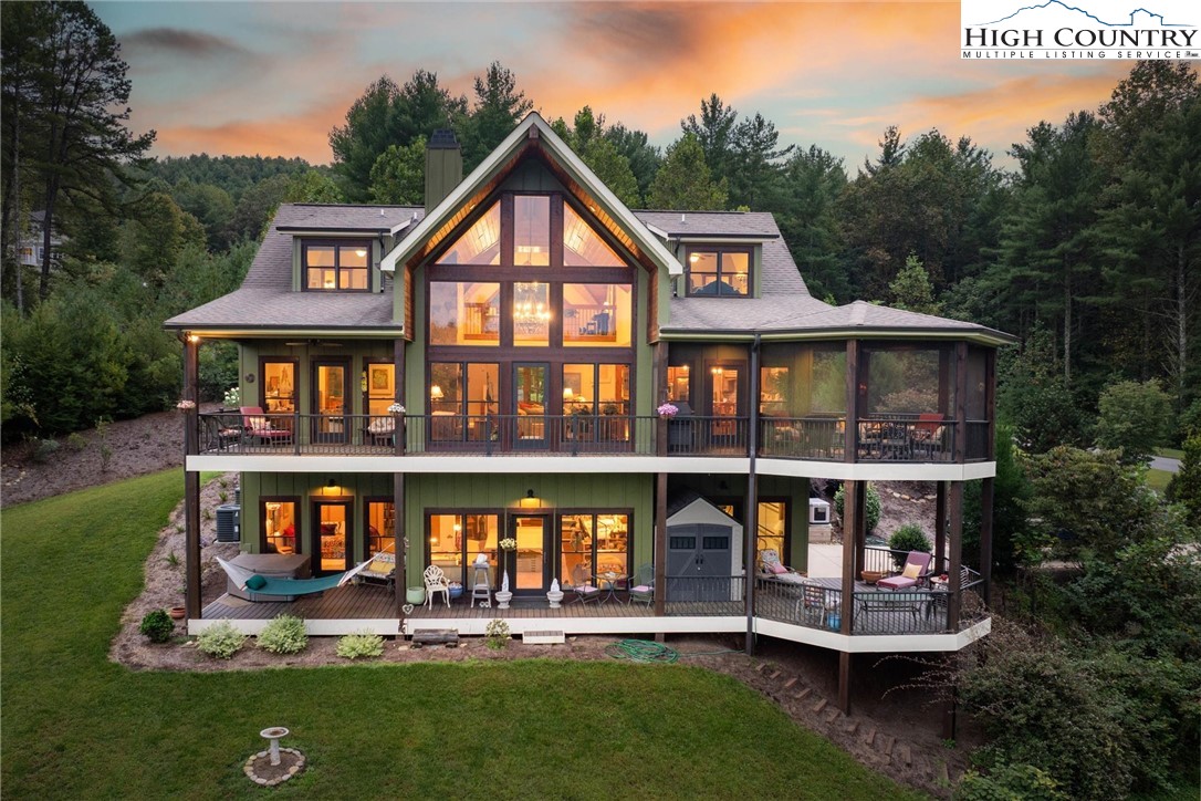 5378 Oak Crest Lane — photo