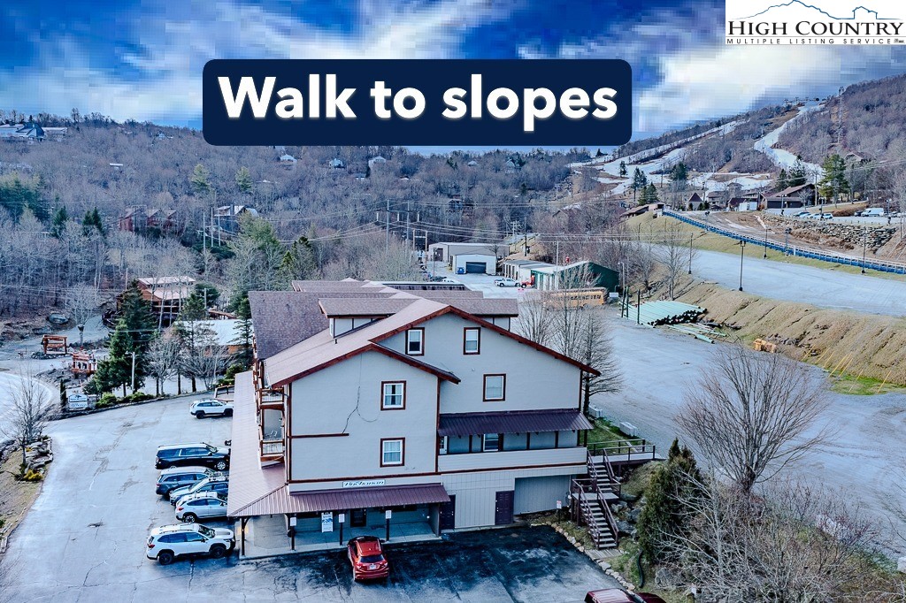 1005 Beech Mountain Parkway 207 — photo