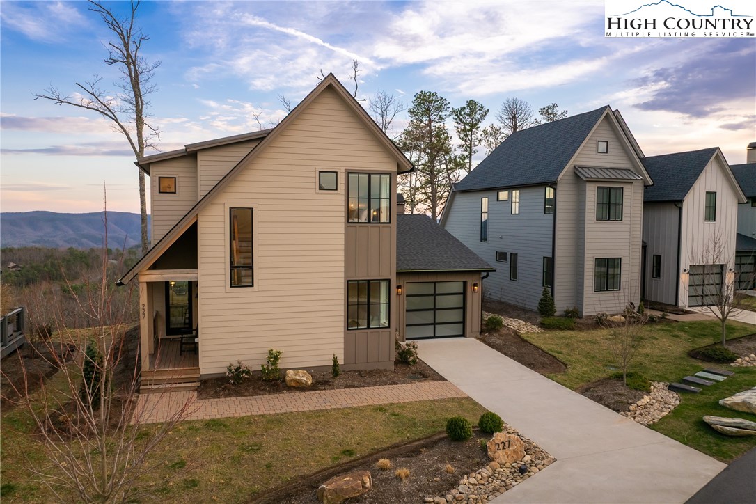 227 Calico Court — photo