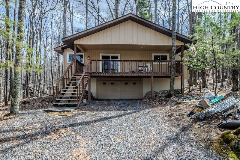 102 N Hickory Lane — photo