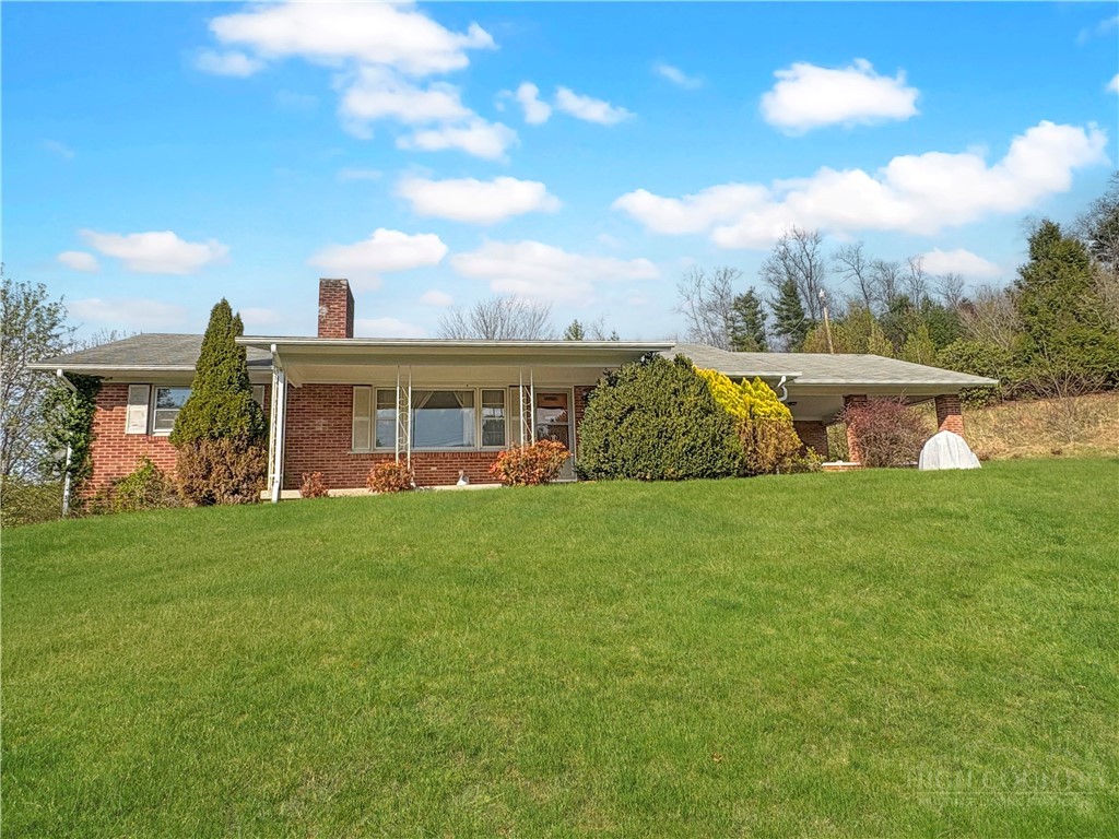 389 Chestnut Hill Road — photo