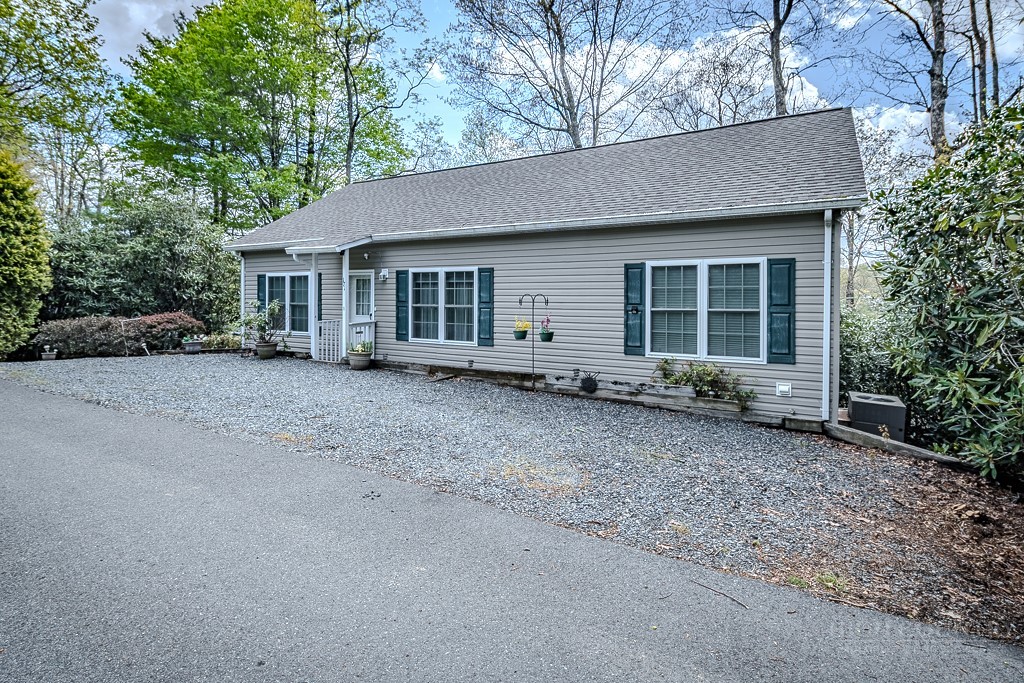 171 Elderberry Loop, Newland, NC 28657 — photo 2
