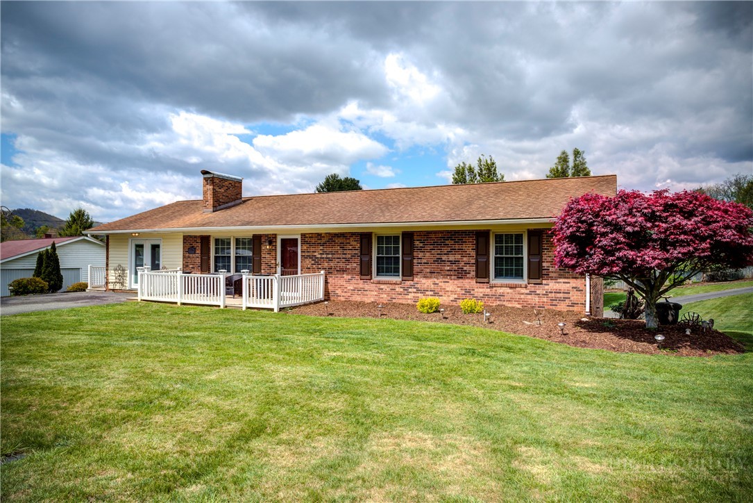 175 Sunset Drive, Sparta, NC 28675 — photo 2