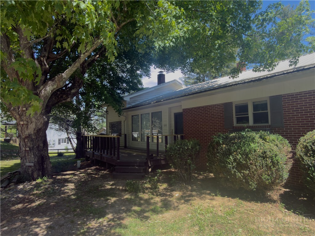 1205 Bamboo Road — photo