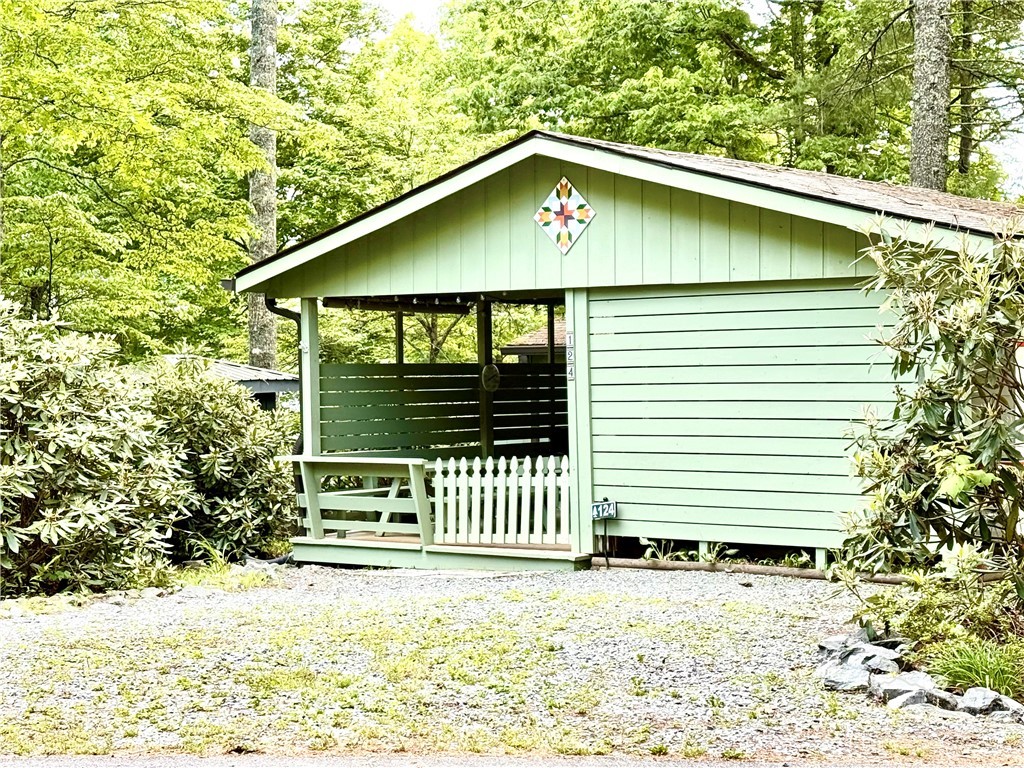 124 Whispering Pine Loop — photo