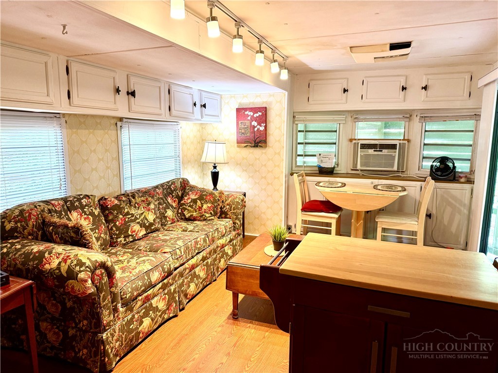124 Whispering Pine Loop, Newland, NC 28657 — photo 3