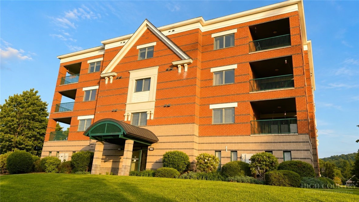127 Sports Club Lane 111 — photo