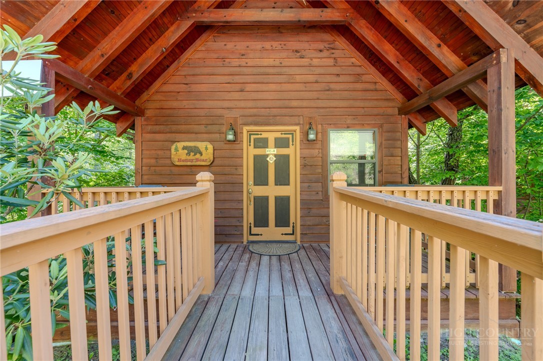 49 Creekside Loop, Spruce Pine, NC 28777 — photo 2