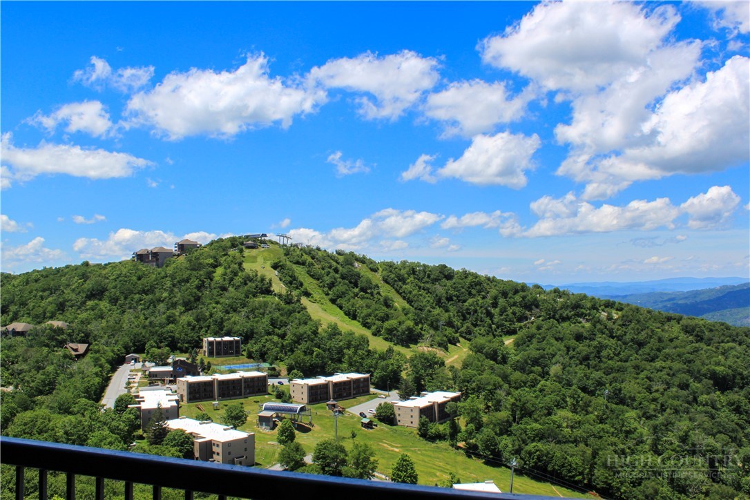 303 Sugar Top Drive 3625 — photo