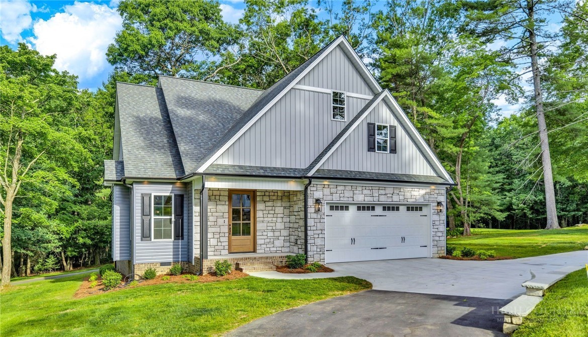 85 Iris Drive — photo