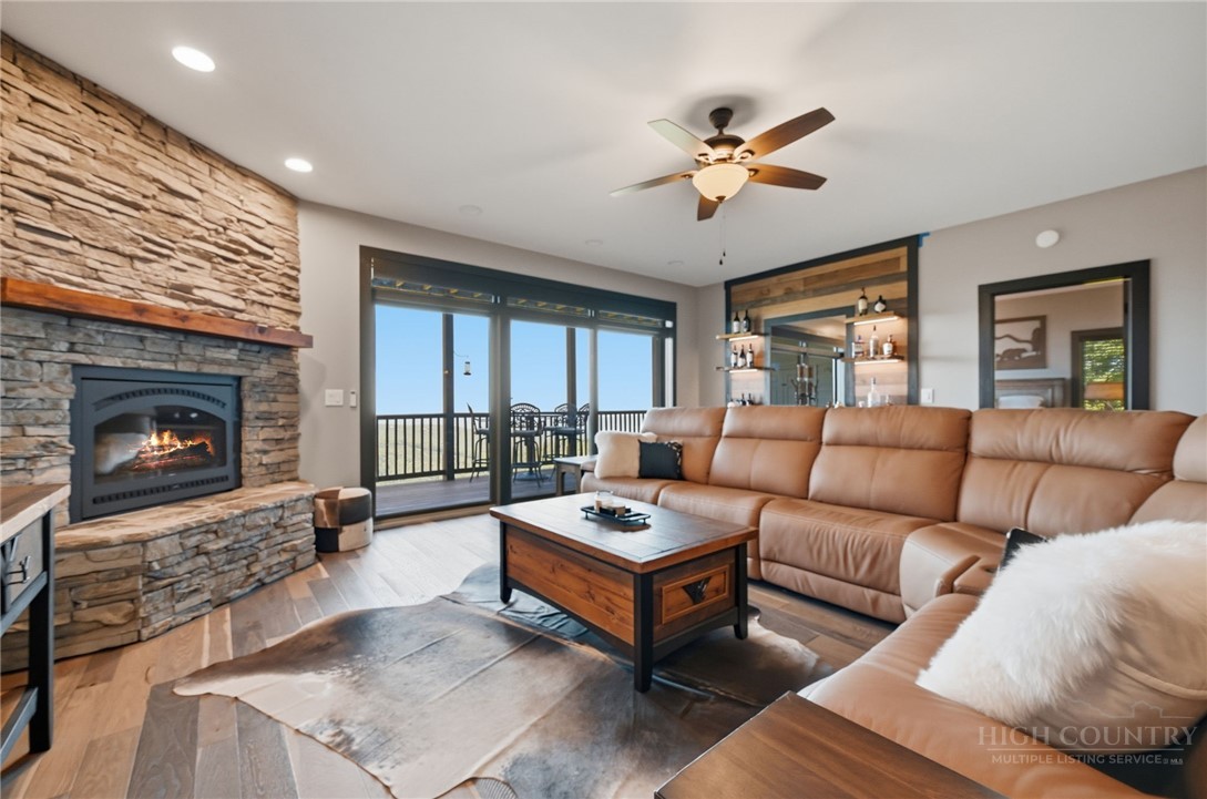 649 Craggy Pointe 20D — photo