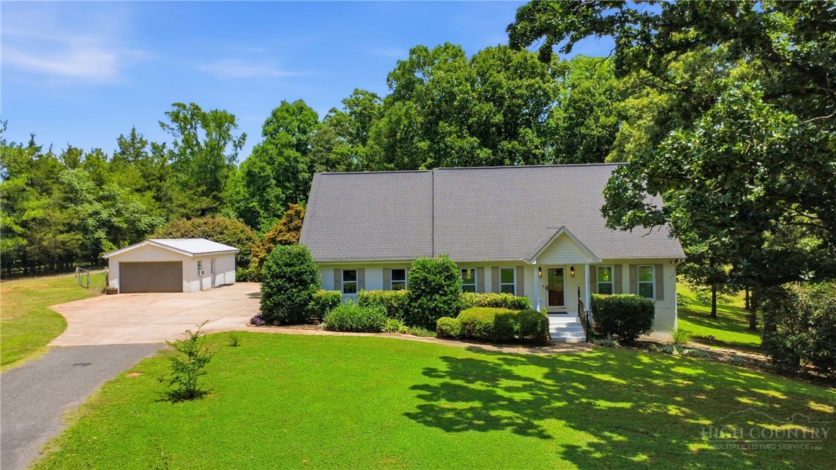 8301 Waxhaw Creek Road — photo