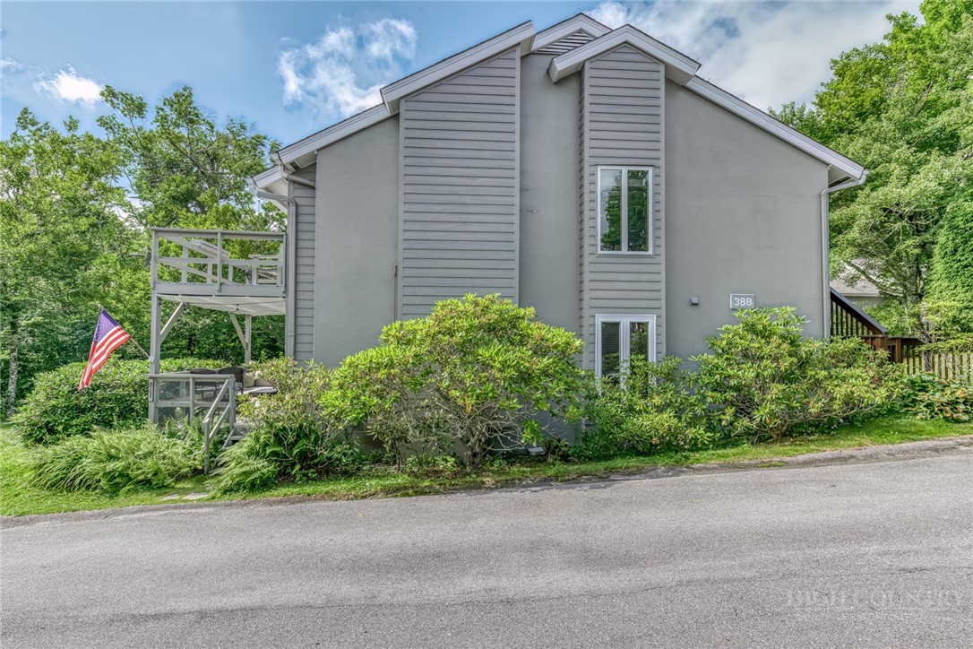 388 Skyleaf Drive B12 — photo