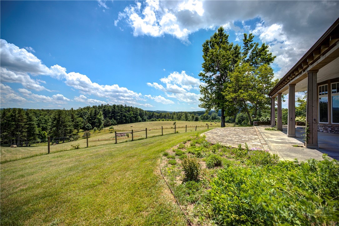 1712 Rich Hill Road — photo