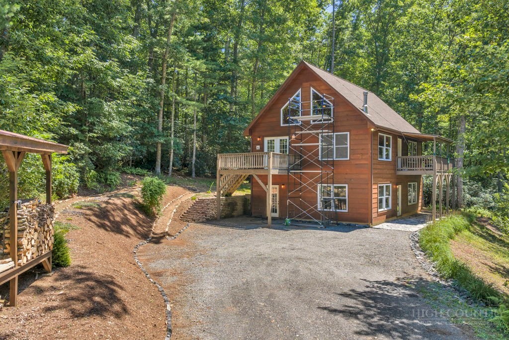 414 Lake Front Drive — photo