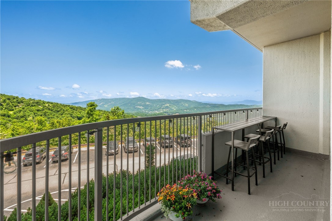 303 Sugar Top Drive 1-3125 — photo