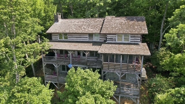 333 Tomahawk Drive — photo