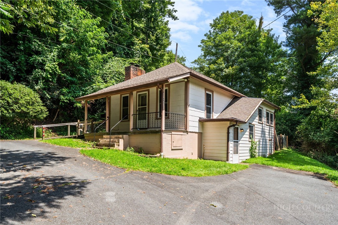 223 Sunnyside Drive — photo