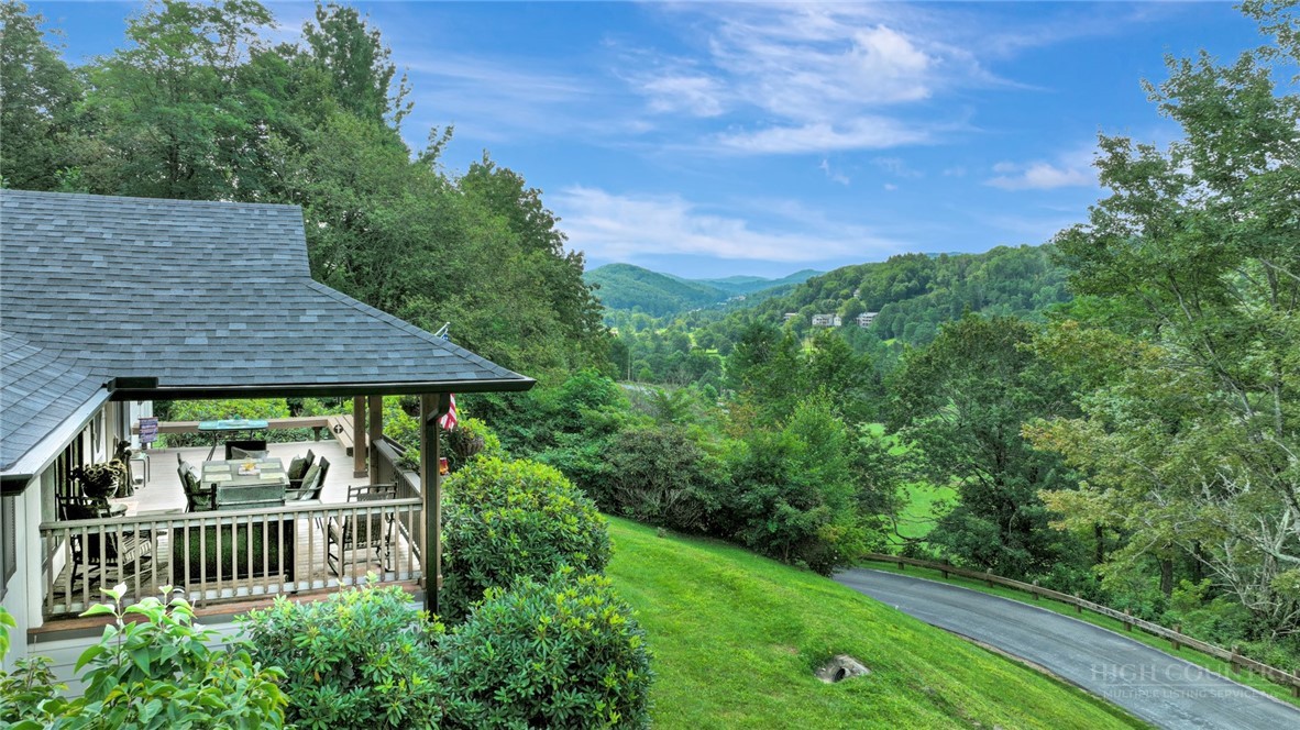 600 Mountain Glen — photo