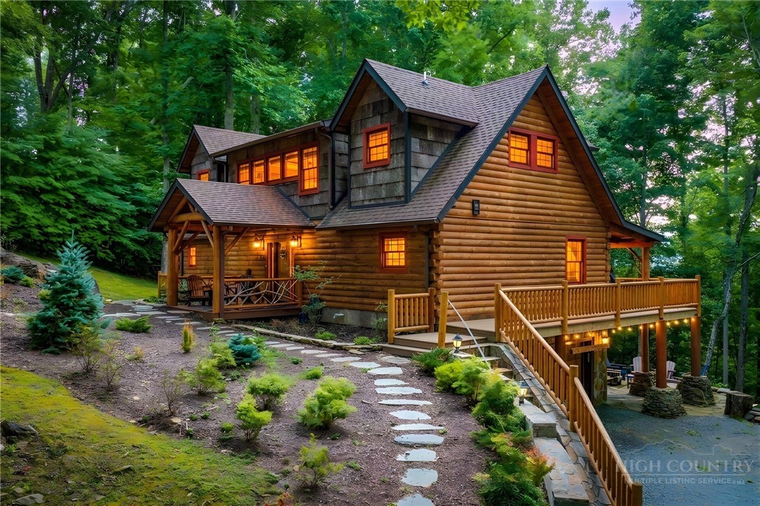 875 Eagles Nest Trail — photo
