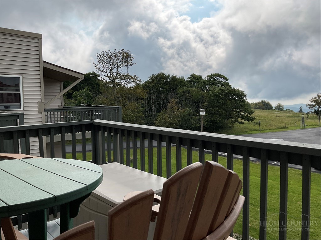 301 Pinnacle Inn Road 4304 — photo