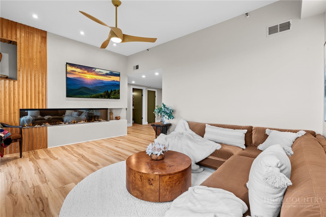 303 Sugar Top Drive 2520 — photo