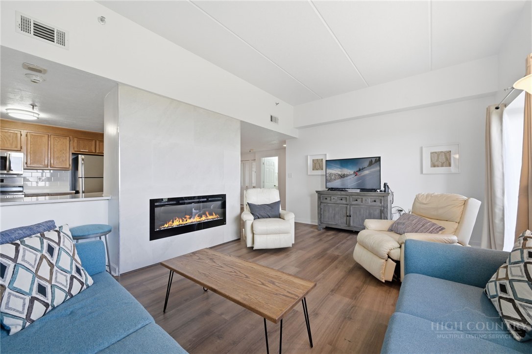 303 Sugar Top Drive 6-3626 — photo