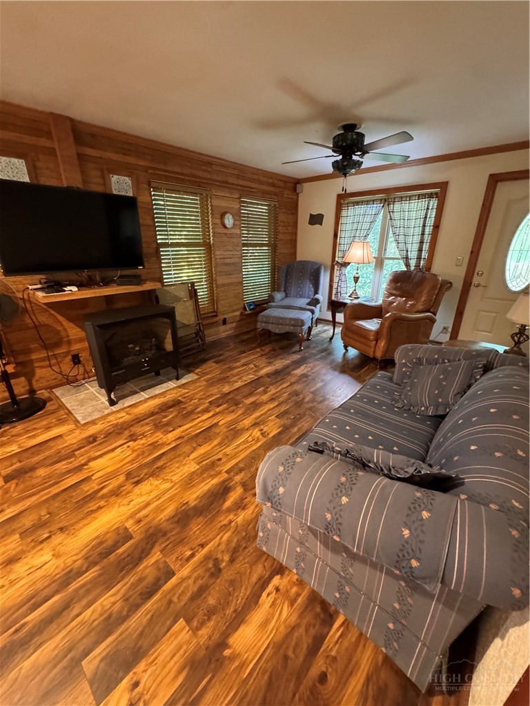 488 Hemlock Loop, Newland, NC 28657 — photo 2