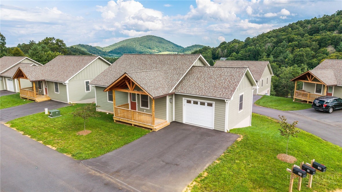 186 Carson Court 77 — photo