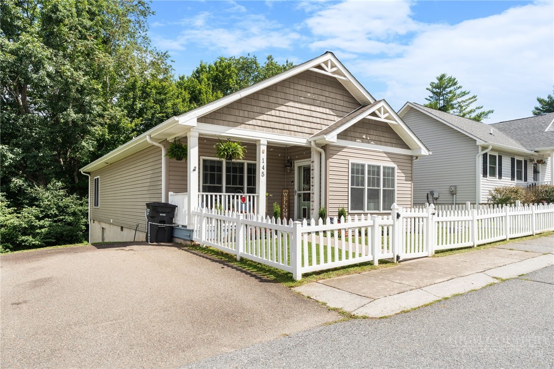 145 Stratford Lane — photo