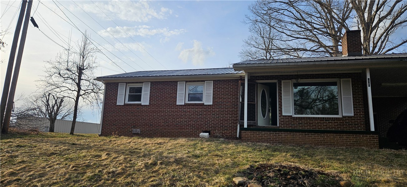 183 Maple Road — photo