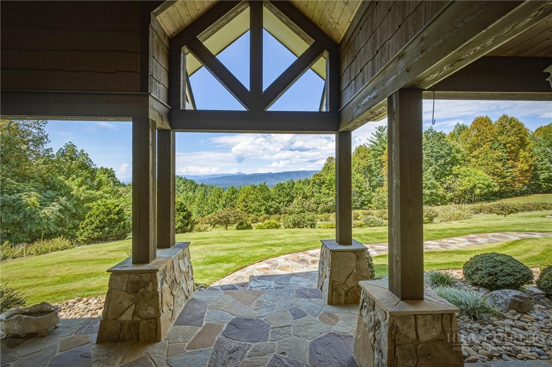 1638 Johns Ridge Parkway — photo