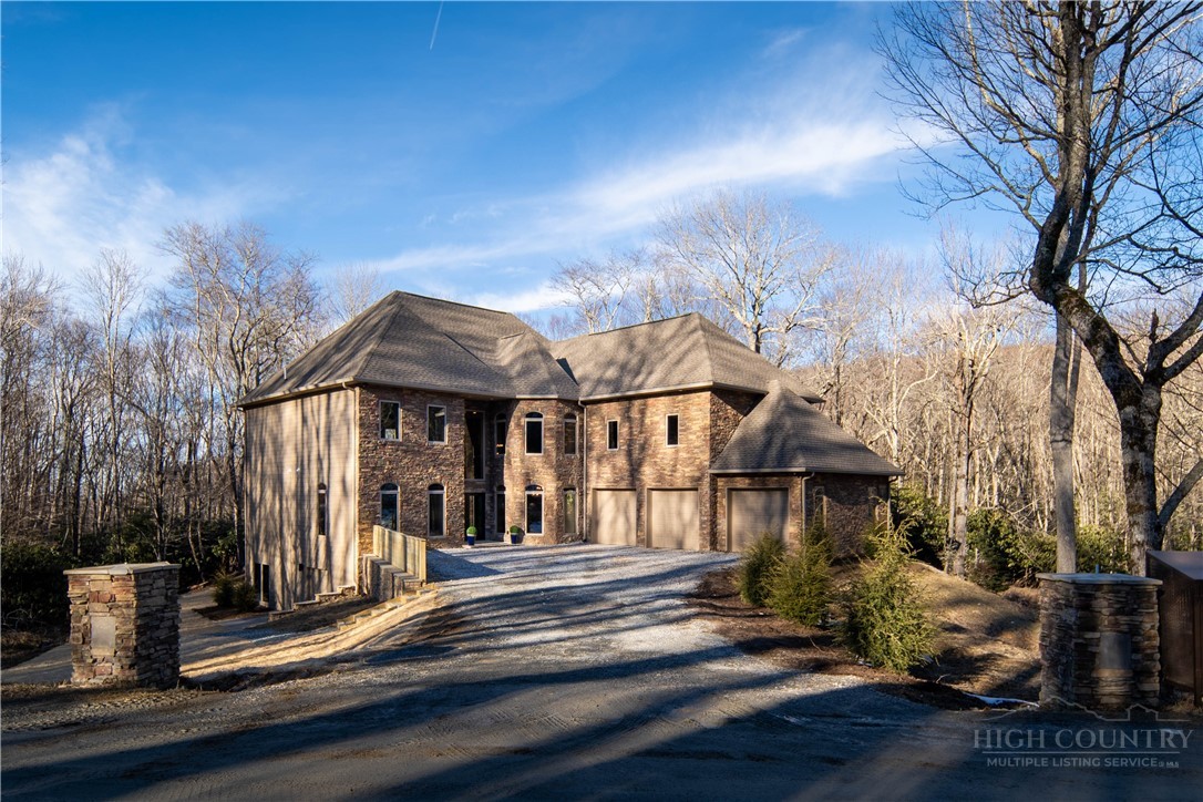 216 Greenbriar Road — photo