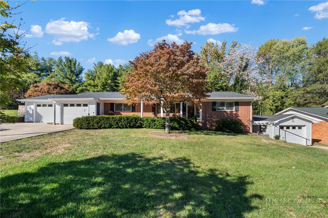 111 SE Eastwood Park Drive — photo