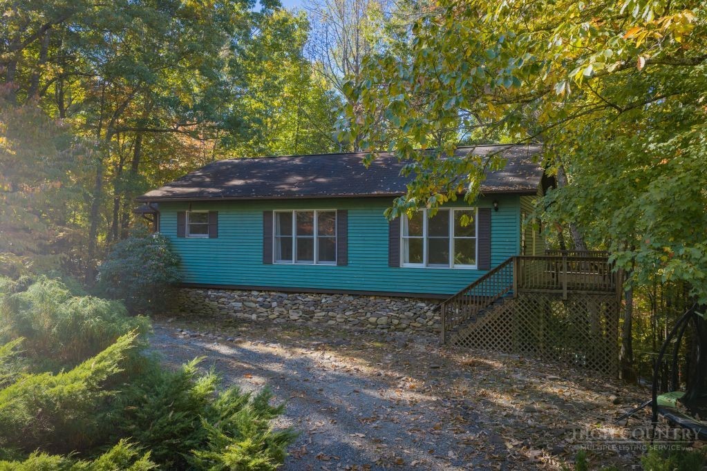 1147 E Laurel Circle, Deep Gap, NC 28618 — photo 2